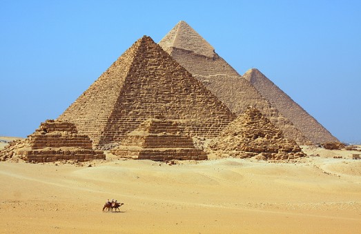 giza-pyramidy